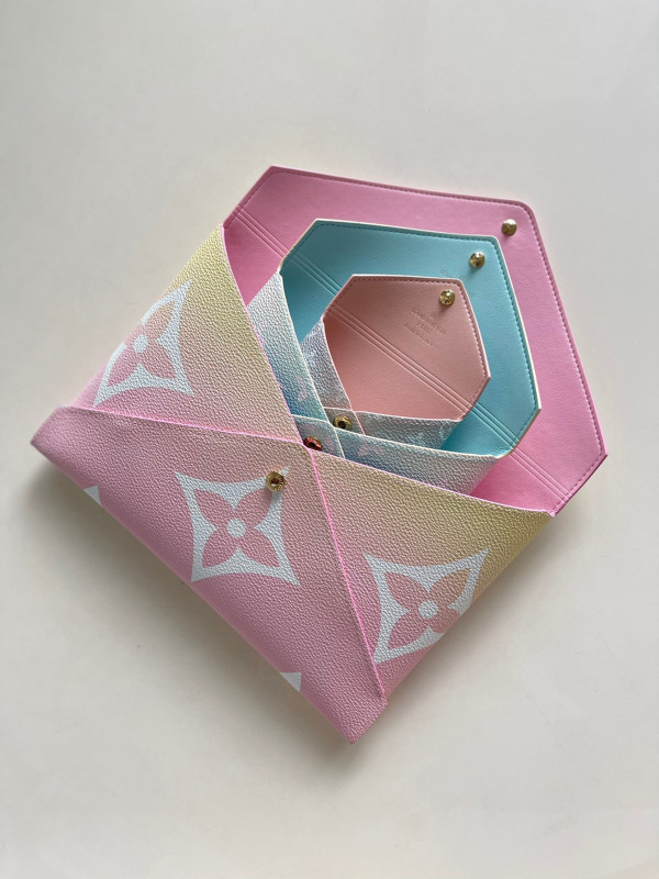 l0*is V*t0n kirigami pochette