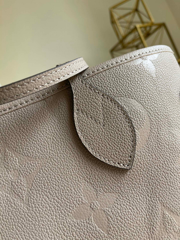 l0*is V*t0n neverfull mm