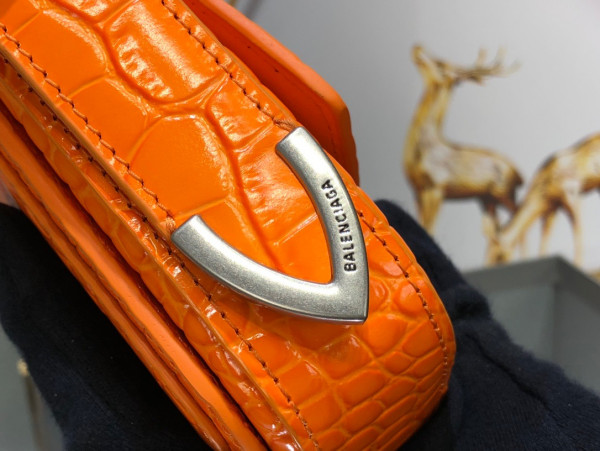 Ba*len*cia*ga ghost bag