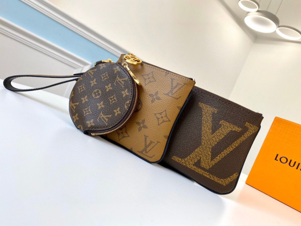 l0*is V*t0n monogram pouch