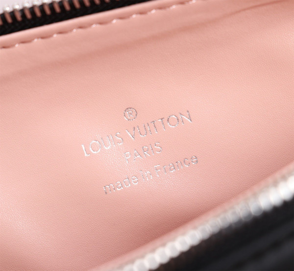 l0*is V*t0n coussin pm