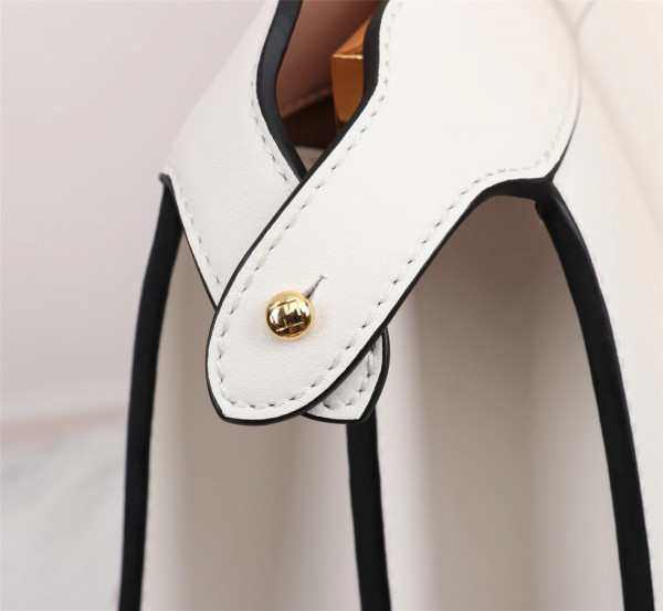 F**di peekaboo iseeu medium