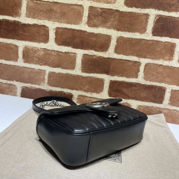 G*u*i gg marmont 22cm