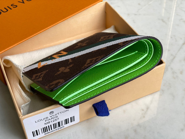 l0*is V*t0n multiple wallet