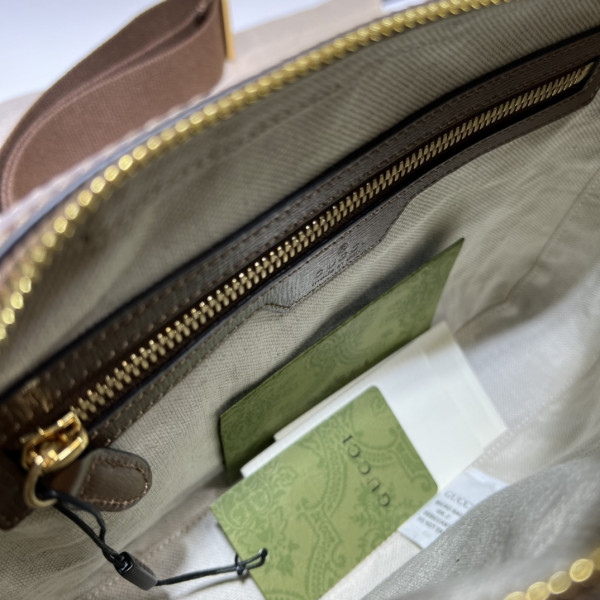 G*u*i messenger bag with interlocking g