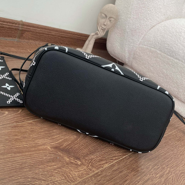 l0*is V*t0n neverfull mm