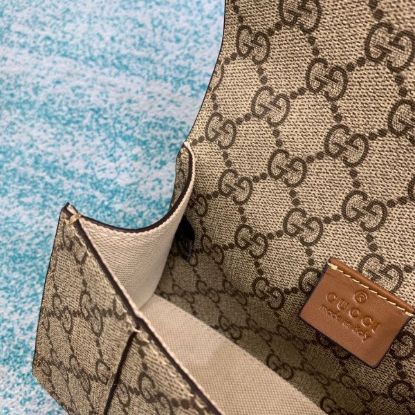 G*u*i x ba*len*cia*ga hourglass