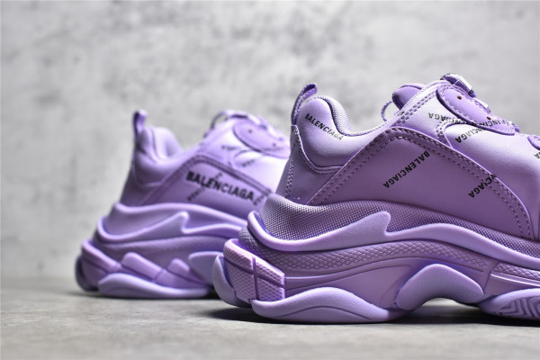 Ba*len*cia*ga triple s