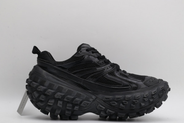 Ba*len*cia*ga defender sneaker