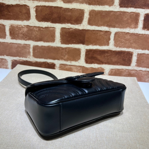 G*u*i gg marmont 22cm