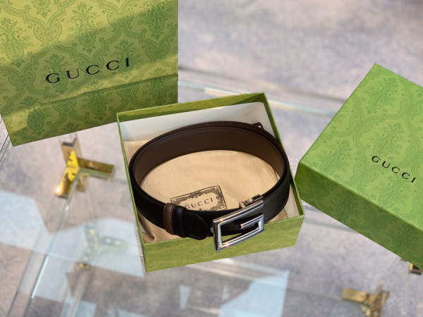 G*u*i reversible belt with square g buckle