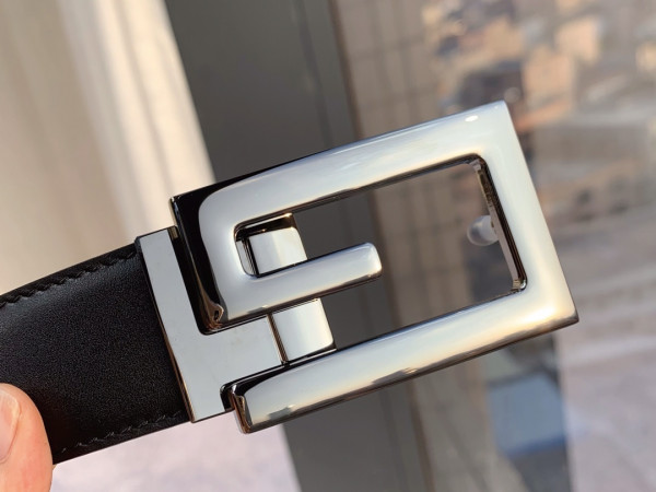G*u*i reversible belt with square g buckle