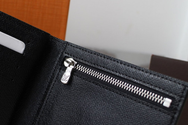 l0*is V*t0n amerigo wallet