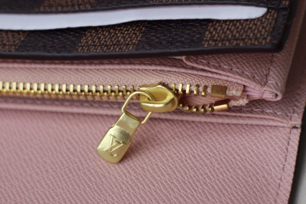 l0*is V*t0n sarah wallet