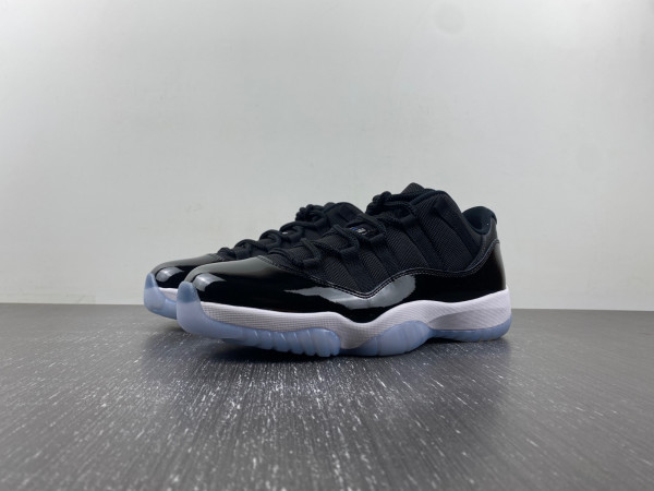 AIR JORDAN 11 LOW