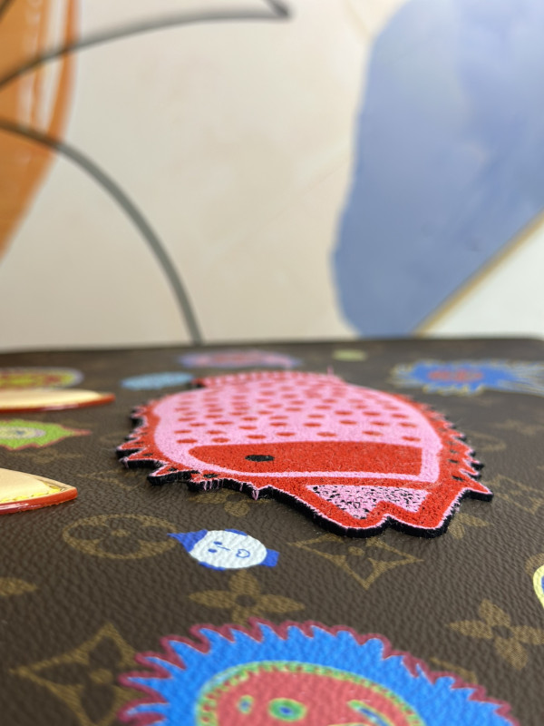 l0*is V*t0n x yk onthego mm