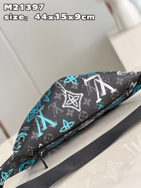 l0*is V*t0n discovery bumbag