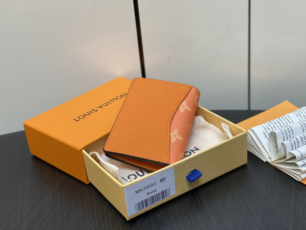 l0*is V*t0n pocket organizer-7.5*11.1*1 cm