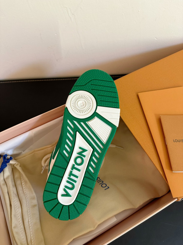 l0*is V*t0n sneakers