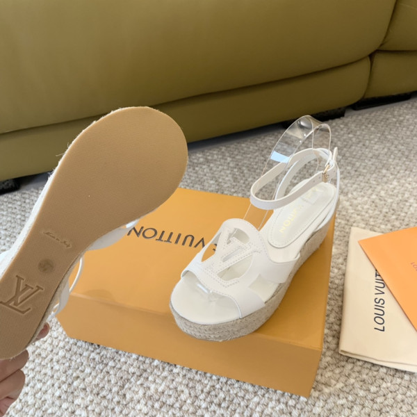 l0*is V*t0n heels sandals