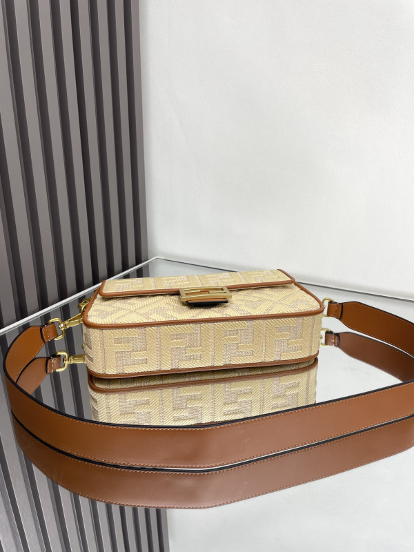 F**di baguette-26*13*6cm