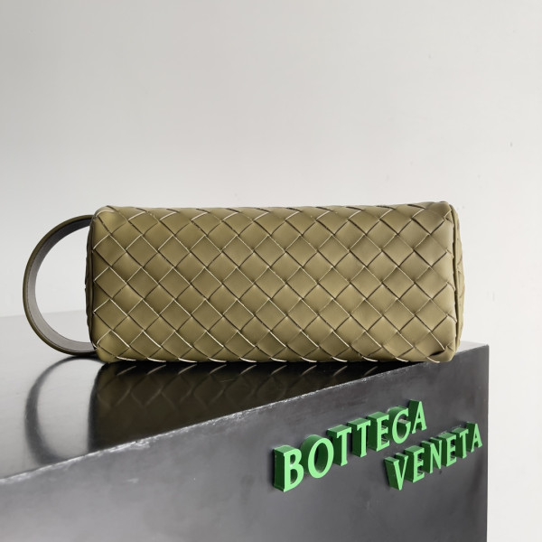 bo*te*ga Ve*ne*ta intrecciato leather wallet-on-strap