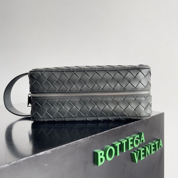 bo*te*ga Ve*ne*ta intrecciato leather wallet-on-strap