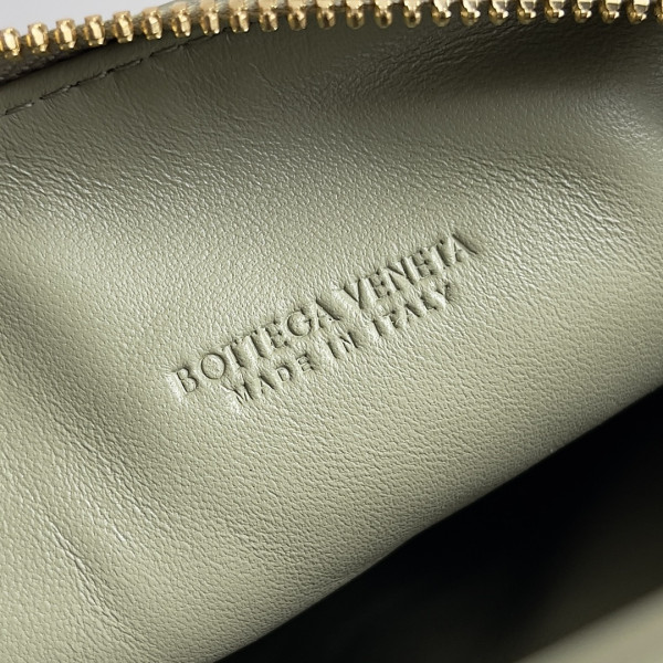 bo*te*ga Ve*ne*ta candy wallace-22*13*9cm