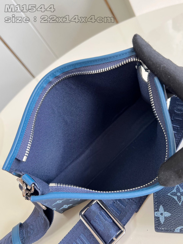 l0*is V*t0n gaston wearable wallet-22*14.5*4.5cm