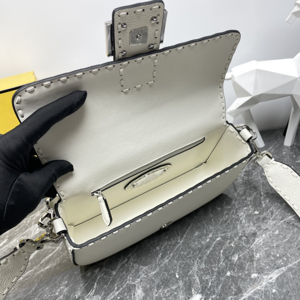 F**di baguette-27*6*15cm