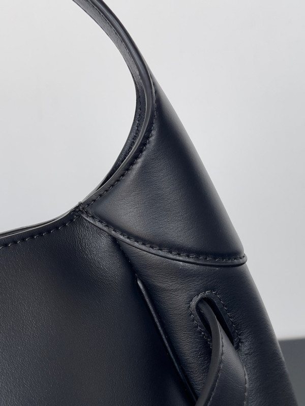 Ba*len*cia*ga bel air large shoulder bag