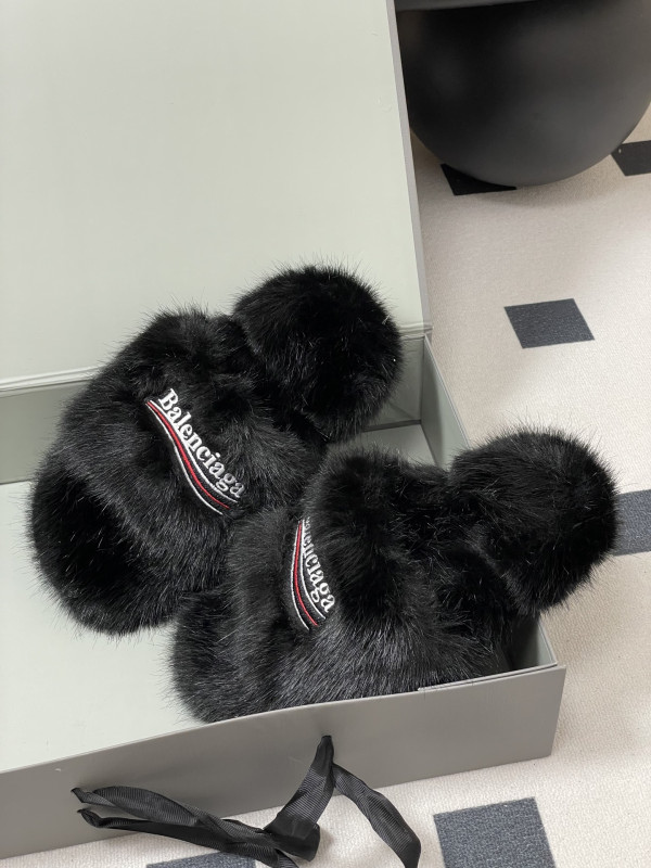 Ba*len*cia*ga slides